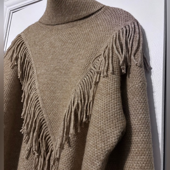 NWT Hem & Thread Fringe V-Paneled Turtleneck Sweater - Taupe Large - Picture 3 of 8